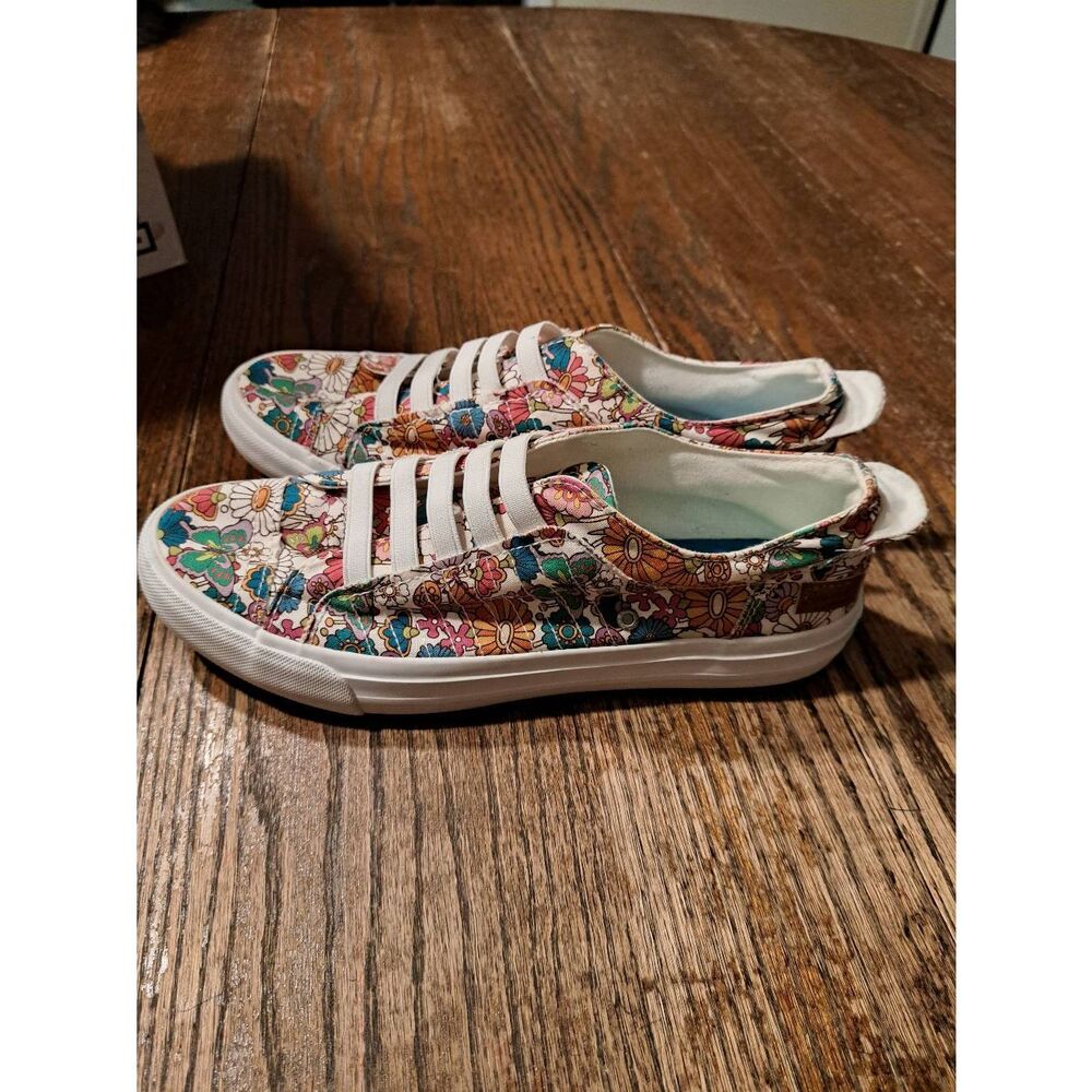 New Blowfish Malibu Slip-On Floral Butterfly Canvas Shoes Size 9 Sneakers Casual - Picture 4 of 6